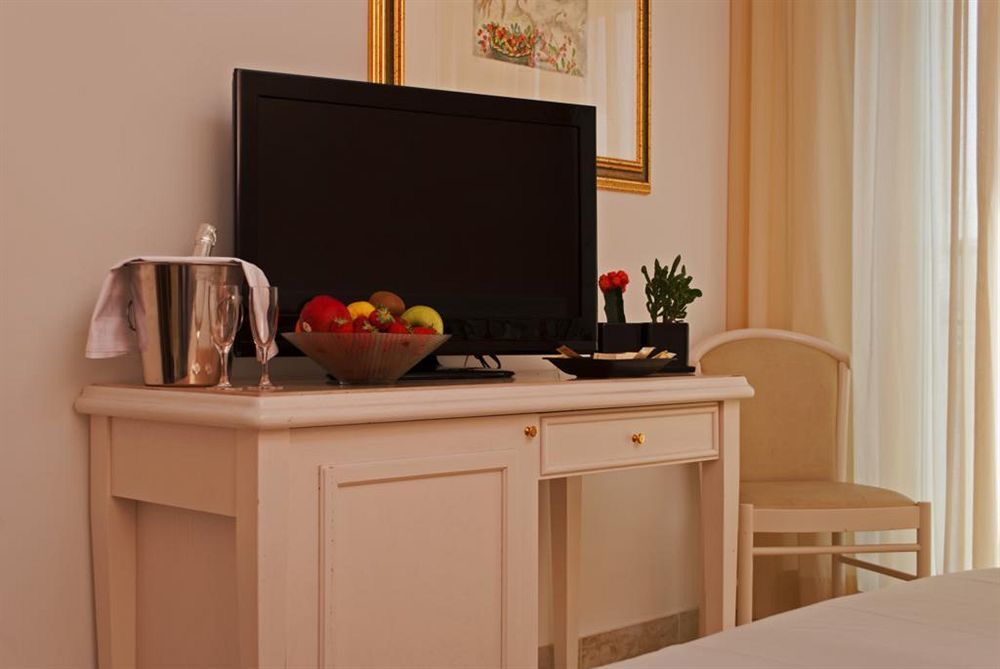 Hotel Ambra Milano Marittima Extérieur photo